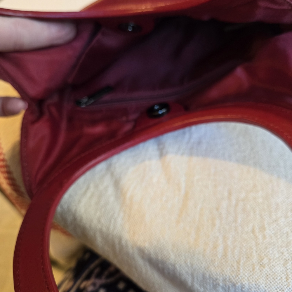 United Colors Of Benetton Burgundy Red Mini Circle-Handle Leather Bag 12x13.5 - Picture 6 of 12